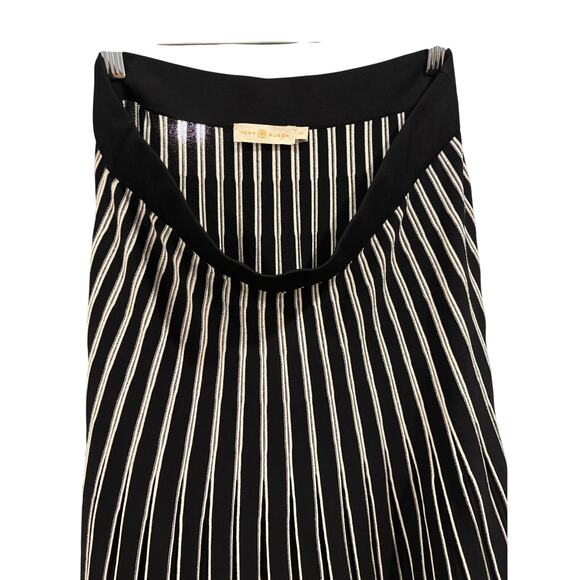 Tory Burch black and white pleated midi sweater skirt, size large - Picture 7 of 8